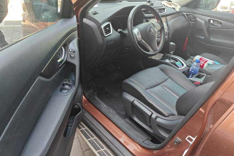 Used Nissan X-Trail 2014 2.0L CVT Comfort Edition 2WD Driver Seat