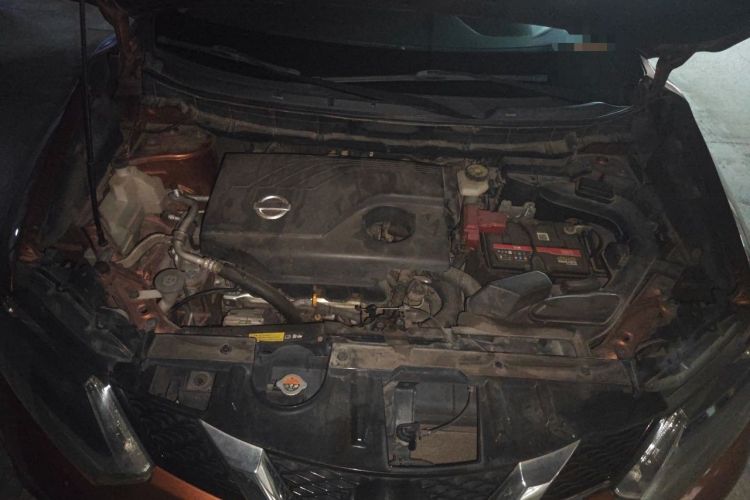 Used Nissan X-Trail 2014 2.0L CVT Comfort Edition 2WD Engine Bay