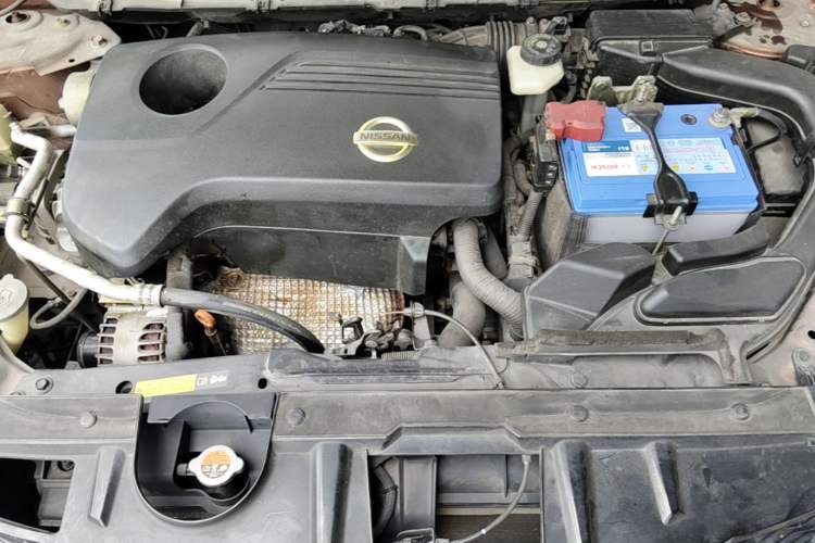 Used Nissan X-Trail 2014 2.5L CVT Leading Edition 4WD Engine Bay