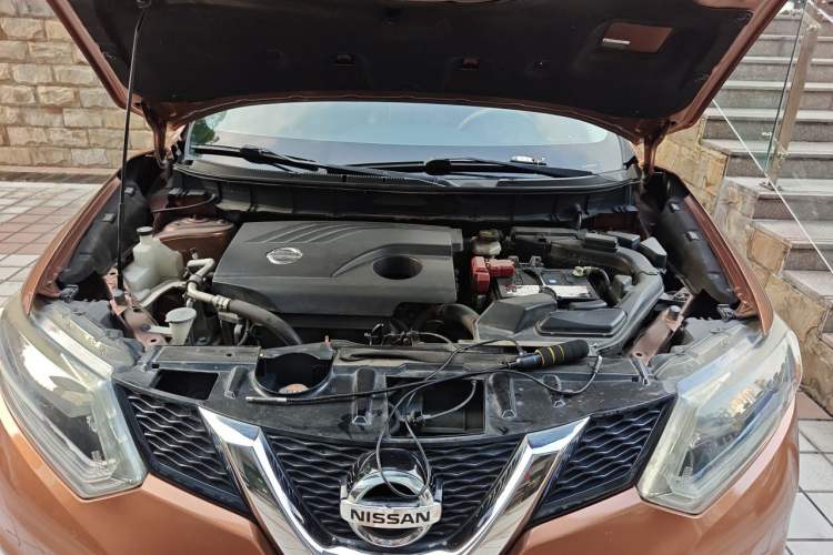 Used Nissan X-Trail 2014 2.0L CVT Comfort Edition 2WD Engine Bay
