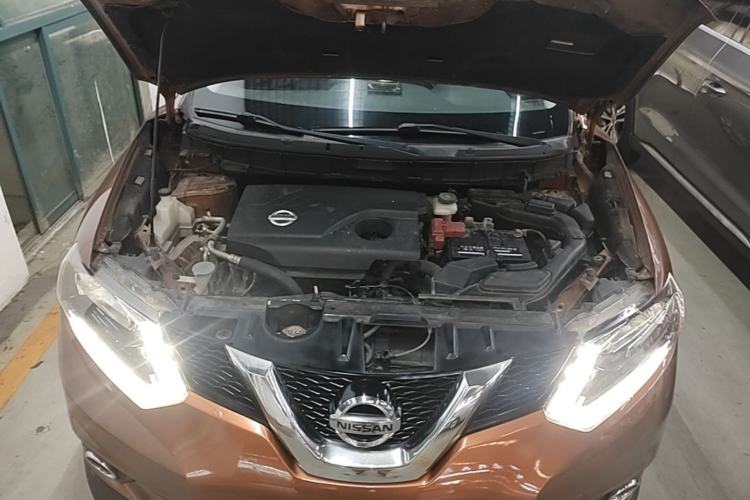Used Nissan X-Trail 2014 2.0L CVT Comfort Edition 2WD Engine Bay