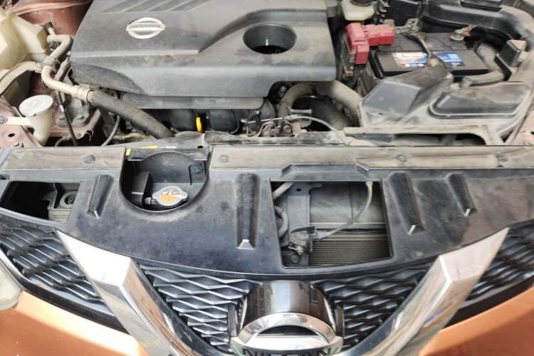 Used Nissan X-Trail 2014 2.0L CVT Comfort Edition 2WD Engine Bay