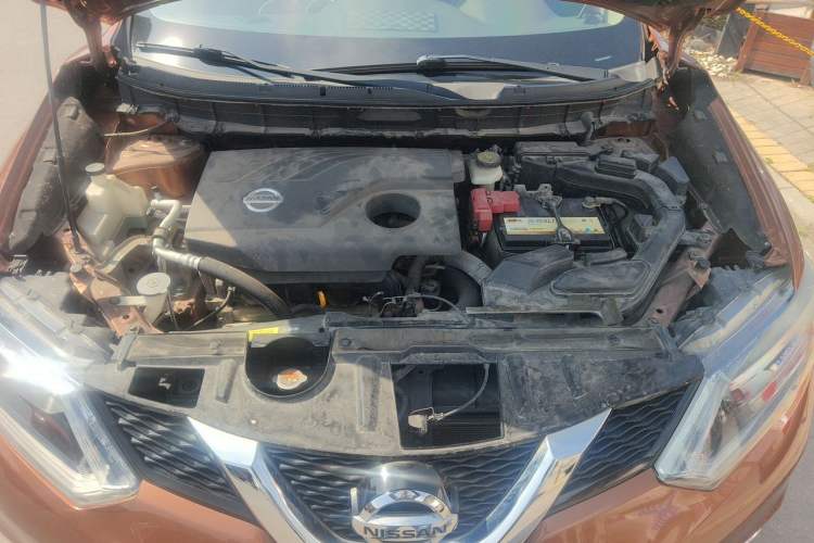 Used Nissan X-Trail 2014 2.0L CVT Comfort Edition 2WD Engine Bay