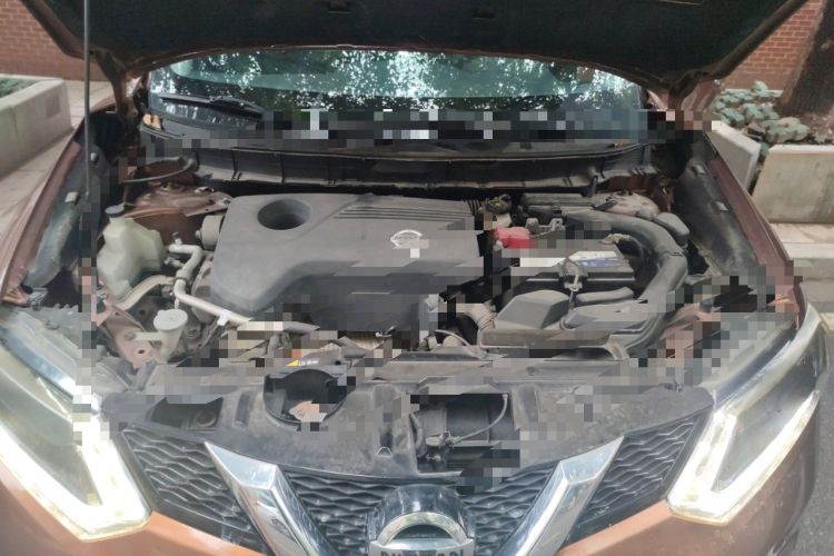 Used Nissan X-Trail 2014 2.5L CVT Luxury Edition 4WD Engine Bay