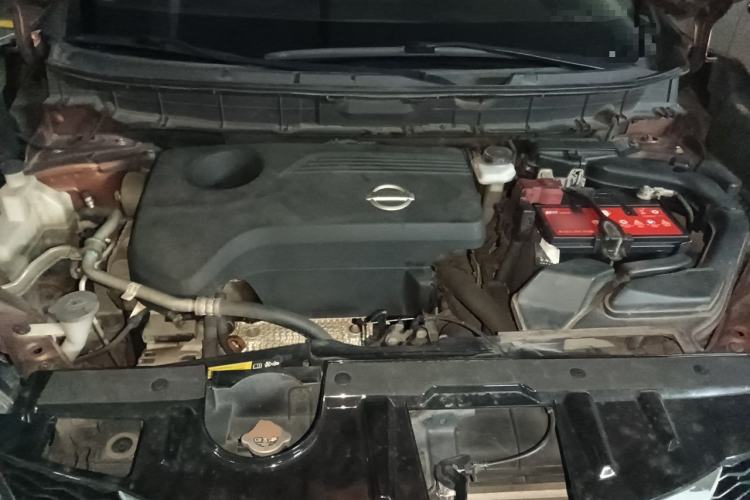 Used Nissan X-Trail 2014 2.5L CVT Luxury Edition 4WD Engine Bay