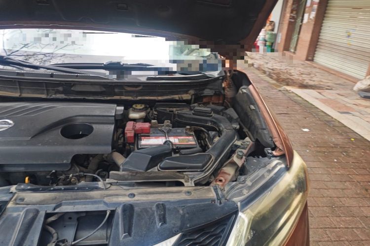 Used Nissan X-Trail 2014 2.0L CVT Comfort Edition 2WD Engine Bay Left