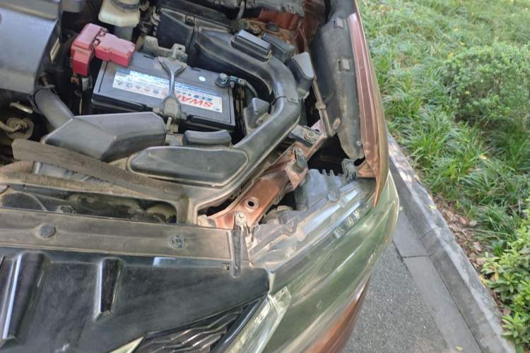 Used Nissan X-Trail 2014 2.0L CVT Comfort Edition 2WD Engine Bay Left