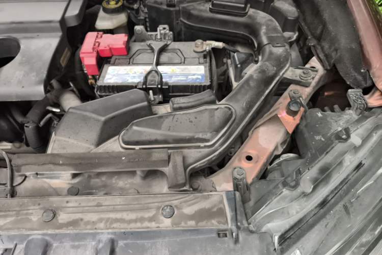Used Nissan X-Trail 2014 2.0L CVT Comfort Edition 2WD Engine Bay Left