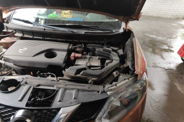 Used Nissan X-Trail 2014 2.0L CVT Comfort Edition 2WD Engine Bay Left