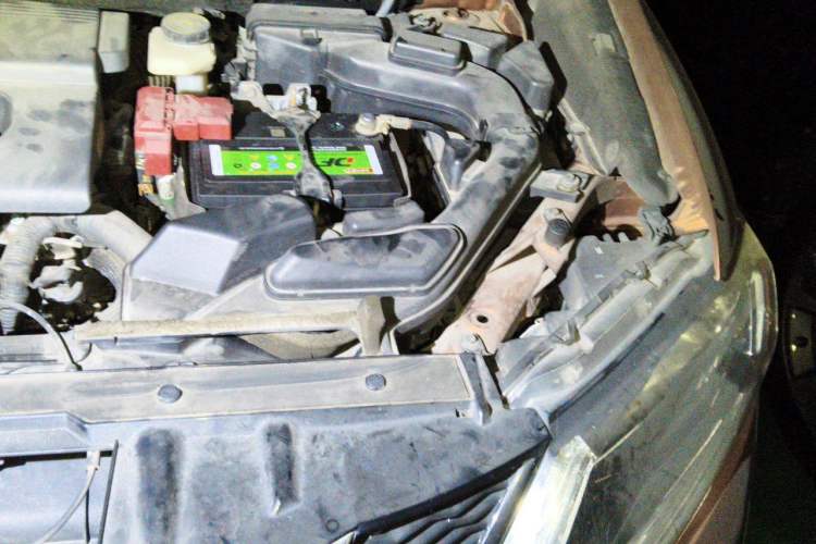 Used Nissan X-Trail 2014 2.0L CVT Comfort Edition 2WD Engine Bay Left
