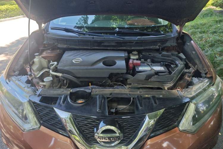 Used Nissan X-Trail 2014 2.0L CVT Comfort Edition 2WD Engine Bay