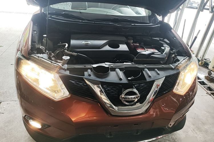 Used Nissan X-Trail 2014 2.0L CVT Comfort Edition 2WD Engine Bay