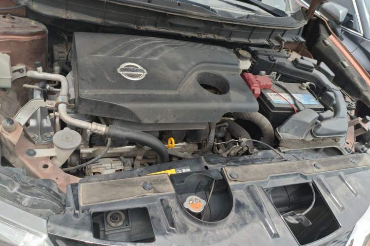 Used Nissan X-Trail 2014 2.0L CVT Comfort Edition 2WD Engine Bay