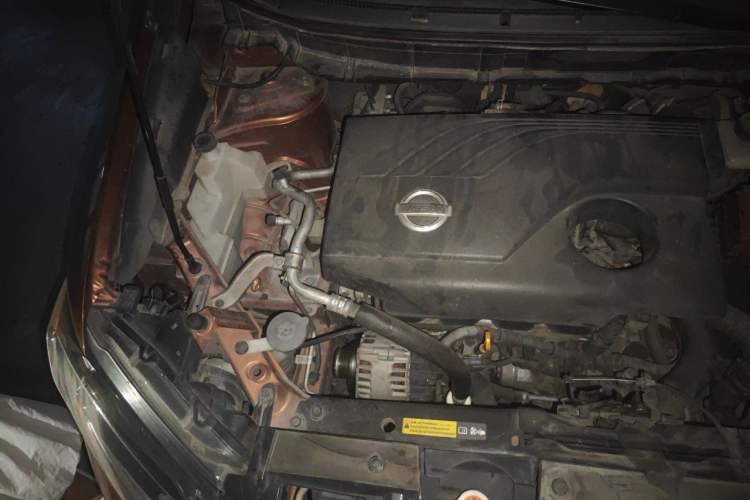 Used Nissan X-Trail 2014 2.0L CVT Comfort Edition 2WD Engine Bay Right