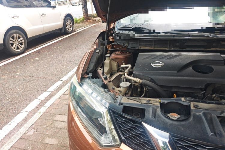 Used Nissan X-Trail 2014 2.0L CVT Comfort Edition 2WD Engine Bay Right