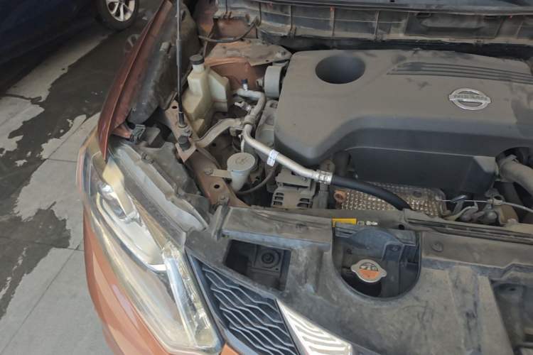 Used Nissan X-Trail 2014 2.5L CVT Ultimate Edition 4WD Engine Bay Right
