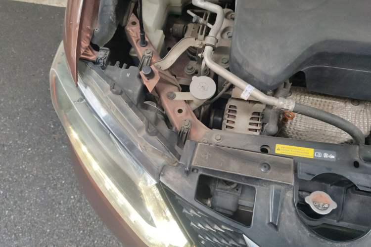 Used Nissan X-Trail 2014 2.5L CVT Luxury Edition 4WD Engine Bay Right