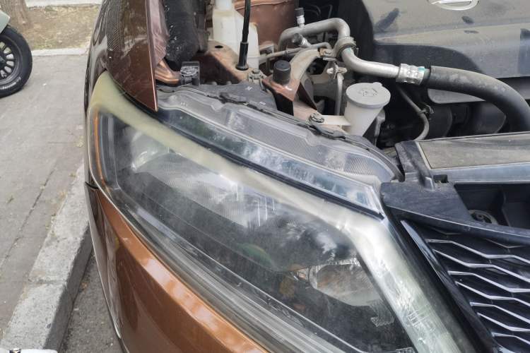 Used Nissan X-Trail 2014 2.0L CVT Smart Edition 2WD Engine Bay Right