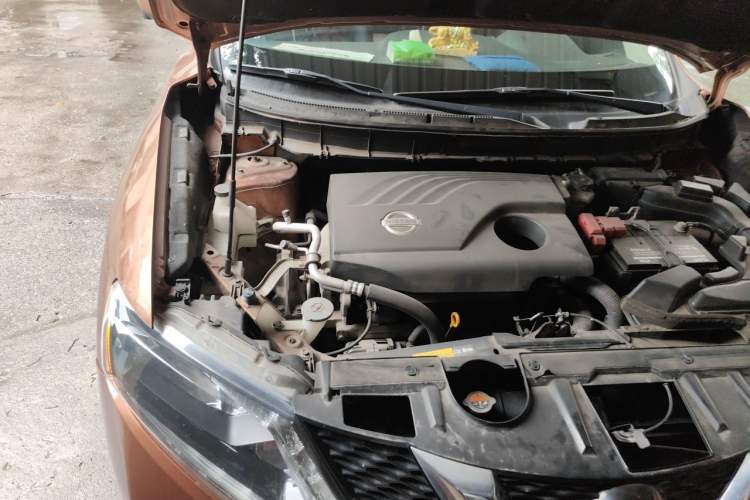 Used Nissan X-Trail 2014 2.0L CVT Comfort Edition 2WD Engine Bay Right