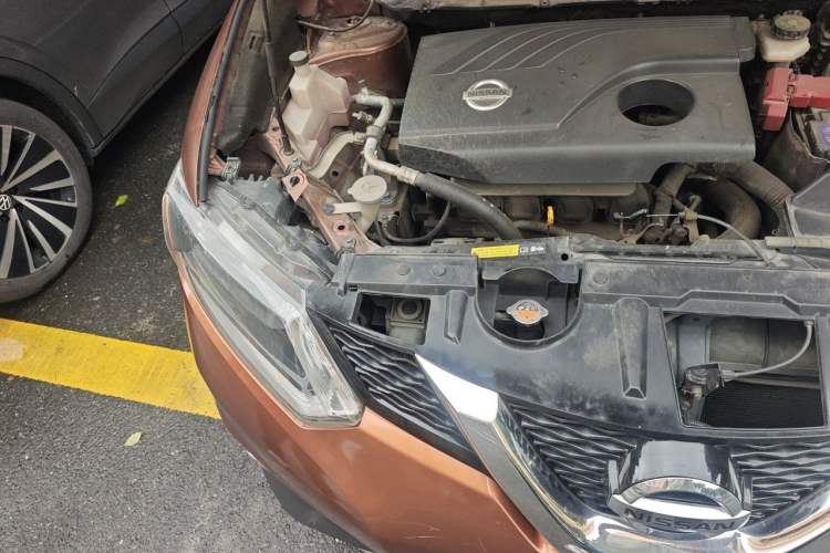 Used Nissan X-Trail 2014 2.0L CVT Comfort Edition 2WD Engine Bay Right