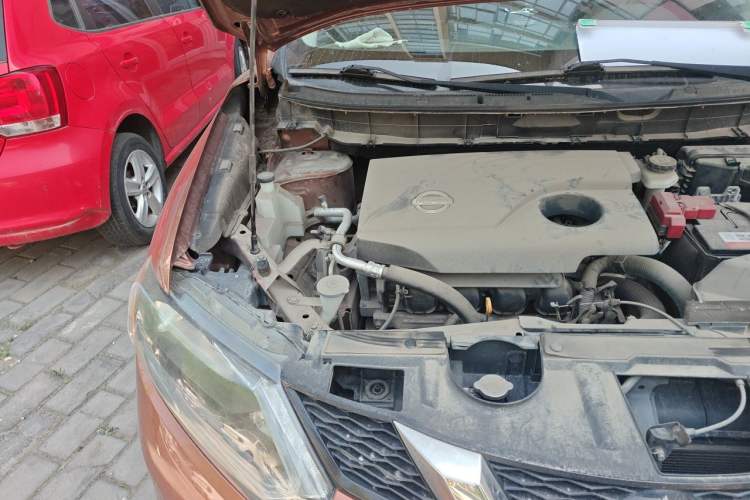 Used Nissan X-Trail 2014 2.0L CVT Comfort Edition 2WD Engine Bay Right