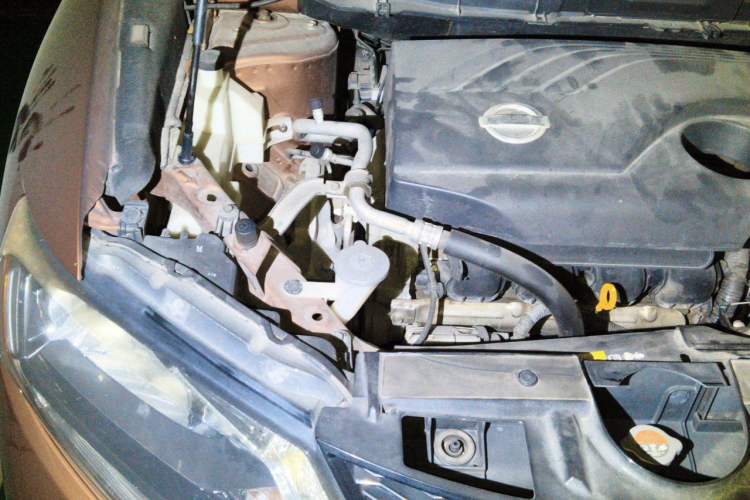 Used Nissan X-Trail 2014 2.0L CVT Comfort Edition 2WD Engine Bay Right