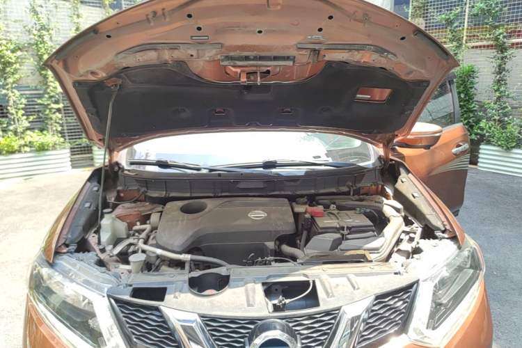 Used Nissan X-Trail 2014 2.5L CVT Luxury Edition 4WD Engine Bay