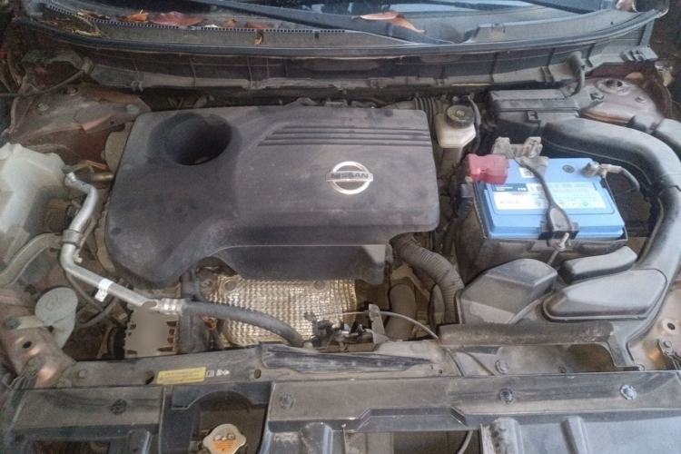 Used Nissan X-Trail 2014 2.5L CVT Leading Edition 4WD Engine Bay
