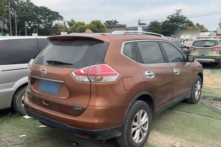 Used Nissan X-Trail 2014 2.5L CVT Leading Edition 4WD Exterior 2