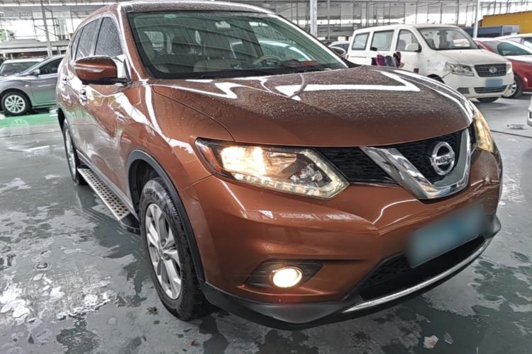 Used Nissan X-Trail 2014 2.0L CVT Comfort Edition 2WD Front Right 45 Deg