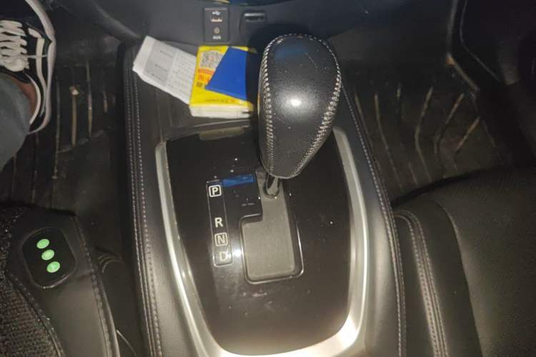 Used Nissan X-Trail 2014 2.0L CVT Comfort Edition 2WD Gear Lever