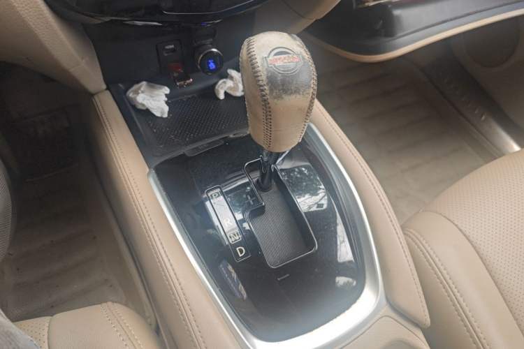 Used Nissan X-Trail 2014 2.0L CVT Comfort Edition 2WD Gear Lever