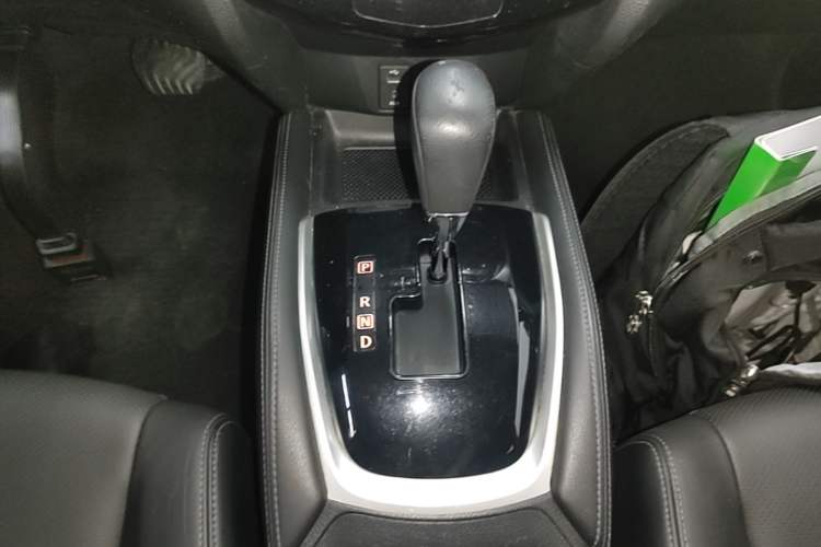 Used Nissan X-Trail 2014 2.0L CVT Comfort Edition 2WD Gear Lever