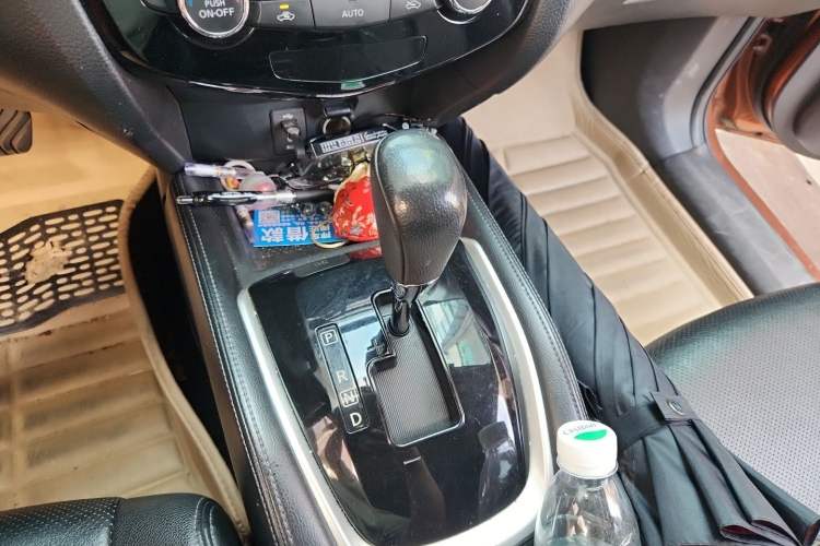 Used Nissan X-Trail 2014 2.0L CVT Comfort Edition 2WD Gear Lever