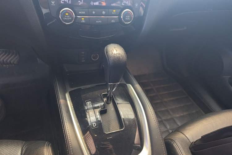 Used Nissan X-Trail 2014 2.5L CVT Ultimate Edition 4WD Gear Lever