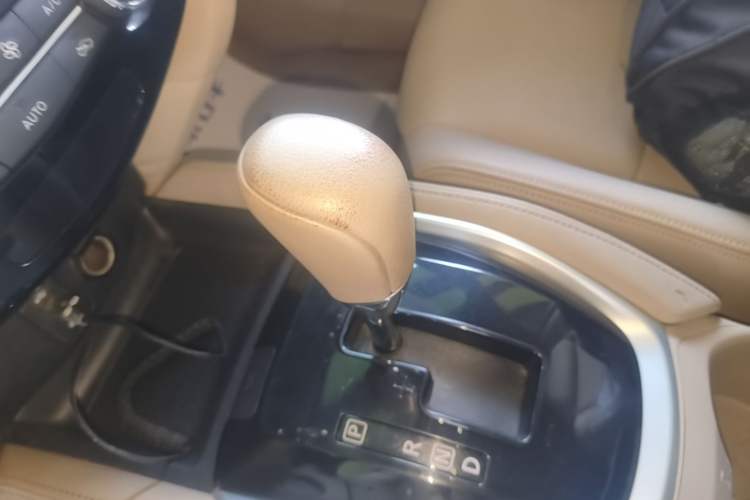 Used Nissan X-Trail 2014 2.5L CVT Leading Edition 4WD Gear Lever