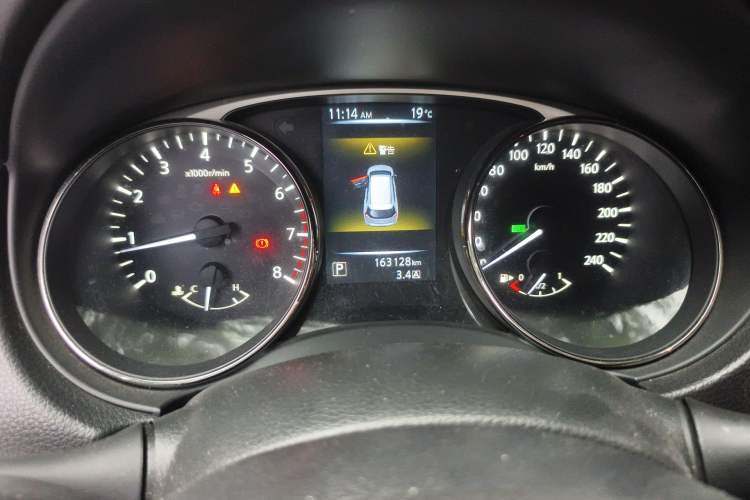 Used Nissan X-Trail 2014 2.0L CVT Comfort Edition 2WD Instrument Cluster
