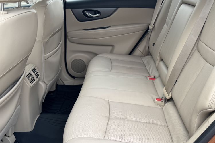 Used Nissan X-Trail 2014 2.0L CVT Comfort Edition 2WD Interior 1