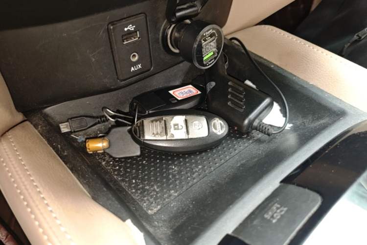Used Nissan X-Trail 2014 2.5L CVT Leading Edition 4WD Interior 1