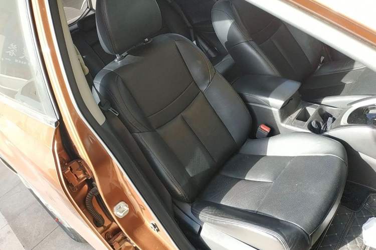 Used Nissan X-Trail 2014 2.0L CVT Comfort Edition 2WD Interior 11