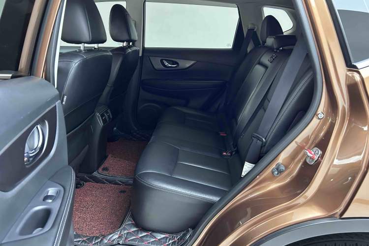 Used Nissan X-Trail 2014 2.0L CVT Comfort Edition 2WD Interior 2