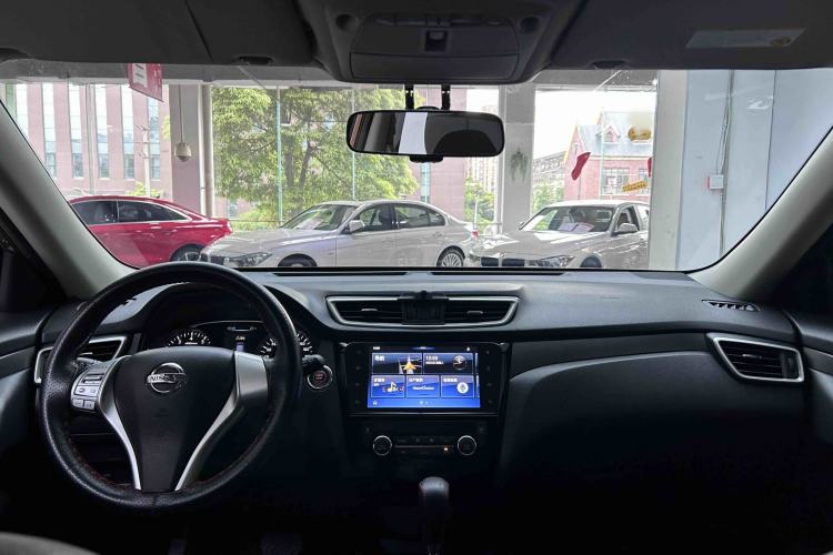 Used Nissan X-Trail 2014 2.0L CVT Comfort Edition 2WD Interior 5