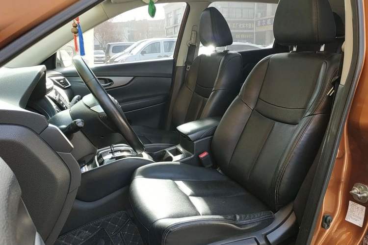 Used Nissan X-Trail 2014 2.0L CVT Comfort Edition 2WD Interior 5