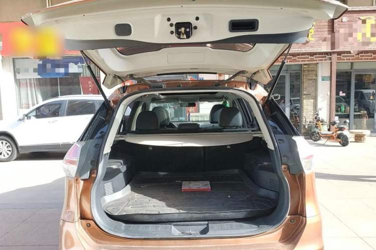 Used Nissan X-Trail 2014 2.0L CVT Comfort Edition 2WD Interior 9