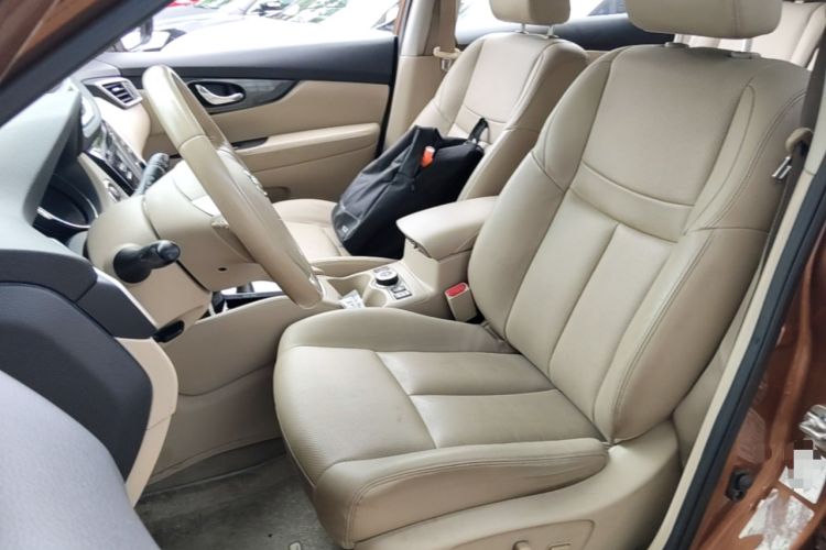 Used Nissan X-Trail 2014 2.5L CVT Leading Edition 4WD Left Front Seat