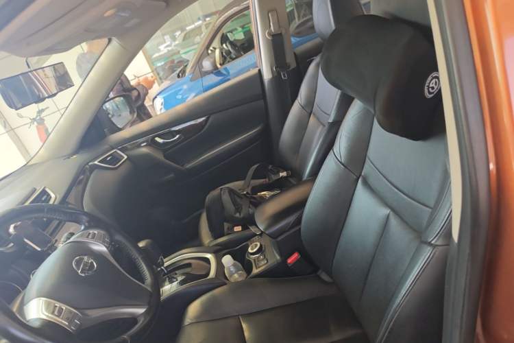 Used Nissan X-Trail 2014 2.5L CVT Ultimate Edition 4WD Left Front Seat