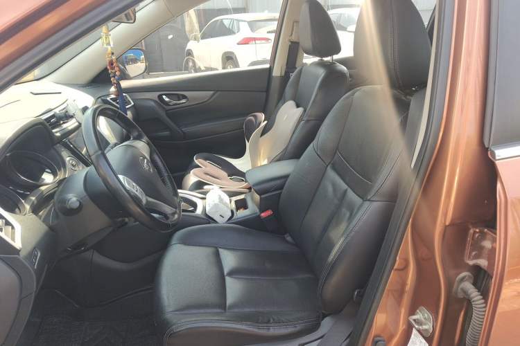 Used Nissan X-Trail 2014 2.0L CVT Comfort Edition 2WD Left Front Seat