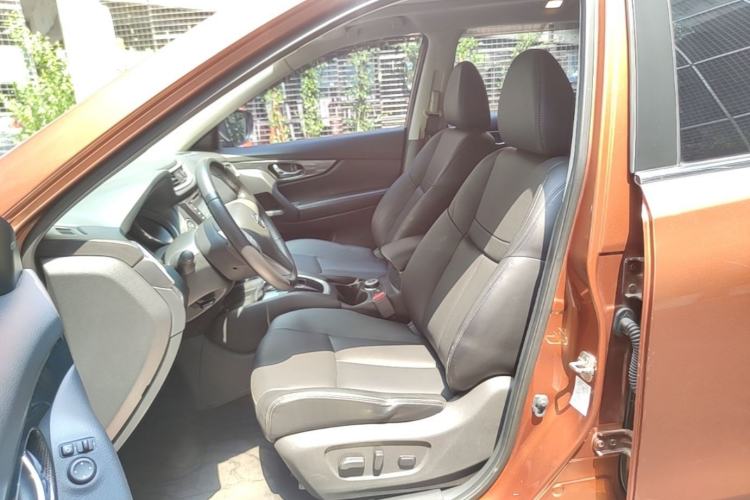 Used Nissan X-Trail 2014 2.5L CVT Luxury Edition 4WD Left Front Seat