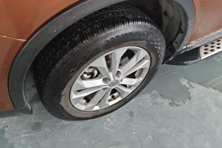 Used Nissan X-Trail 2014 2.0L CVT Comfort Edition 2WD Left Front Wheel Hub