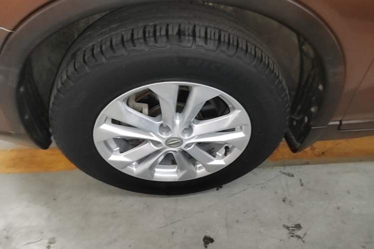Used Nissan X-Trail 2014 2.0L CVT Comfort Edition 2WD Left Front Wheel Hub